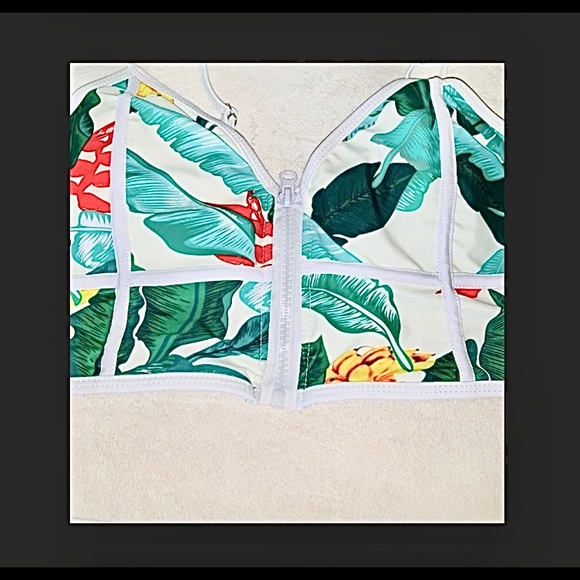 Aly Daly Tropical Zip Up Suit. - Picture 3 of 4